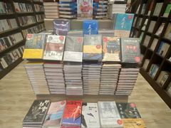 -钟书阁(群光广场店)