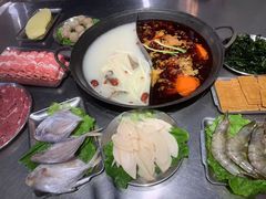 -鹿鸣山草本茶香火锅(园西路店)