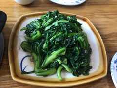 清炒茼蒿-妈妈的味道(和顺古镇店)