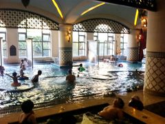 -月亮河温泉度假酒店