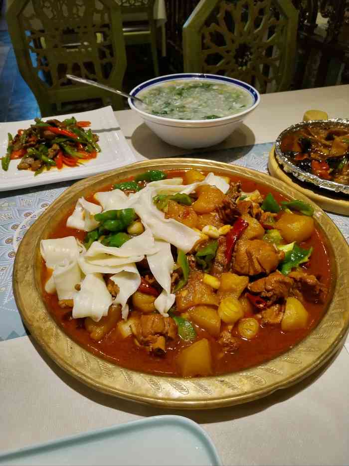 北疆饭店(宝龙城市广场店"中午去的,羊肉串一如既往的好,两个人吃的