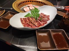 -山川小町·极番烧肉(新地假日广场店)