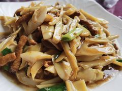 小笋炒肉片-溪畔如家土菜馆