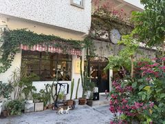 -彳亍咖啡·这里(水湾路店)