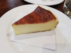 -Fridi Patisserie Cafe