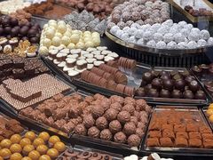 -Laderach 莱德拉(上海环贸iapm店)