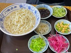 老北京炸酱面-门框胡同百年卤煮(新街口店)