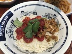 特色秘制拌面-黑白电视长沙小吃(美林M·LIVE天地东座店)