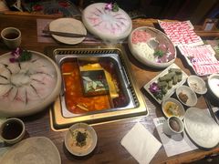 -东巴人鱼豆花火锅(幸福街店)