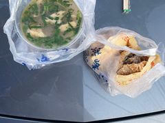 -洪峰浩老北京烧饼夹肉(角门路店)