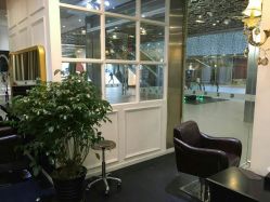 -变画·发型STUDIO