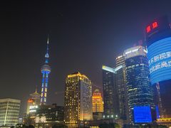 -黄浦江游览十六铺3号码头网红自助餐