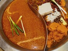 麻辣番茄鸳鸯锅-沸炉重庆老火锅(军事博物馆店)