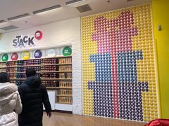 -m豆巧克力世界(上海世茂广场店)