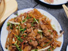 -何妹湿辣牛肉·粤式烧烤砂煲(桂雅路店)
