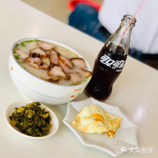 王氏焖肉面(毓龙公园17号组团店)