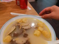 -小杨生煎(金山百联购物中心3楼店)