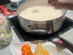 -尚尚仙·酸汤猪手·猪肚鸡火锅(华联万柳购物中心店)