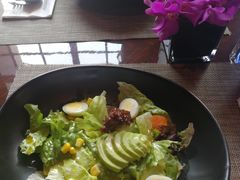 牛油果鹌鹑蛋季节蔬菜沙拉-YUE·6·西式融合餐厅(外滩六号店)