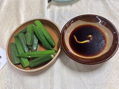 -猪三哥肥肠鸡川菜小炒