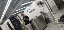 -宫铭烫发染发接发店