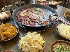 -黄潇洒老火锅(九眼桥宏济巷店)