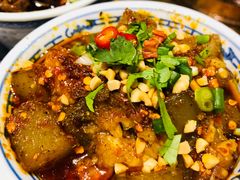 -沪小二炭火蛙锅(淮海中路美食不夜城店)
