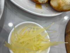 -老西白点心店