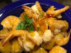 -东口码头·烧鸽子·鱼头泡饼·地方菜(金鹰悦城店)