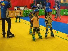 -悦动体能篮球羽毛球网球(三里河店)