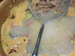 -洱火云南酸菜牛肉火锅(石景山当代商城店)