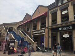 -王府井奥莱临潼小镇(临潼店)