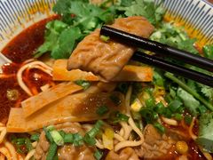 红烧肥肠面-遇见小面(凯德广场店)