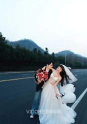 -雪中彩影婚纱摄影·微光艺术中心