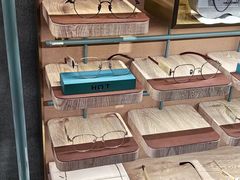 -MUJOSH木九十眼镜(月星环球港B1店)