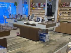 -三目眼镜·蔡司视觉合作店(青浦宝龙店)