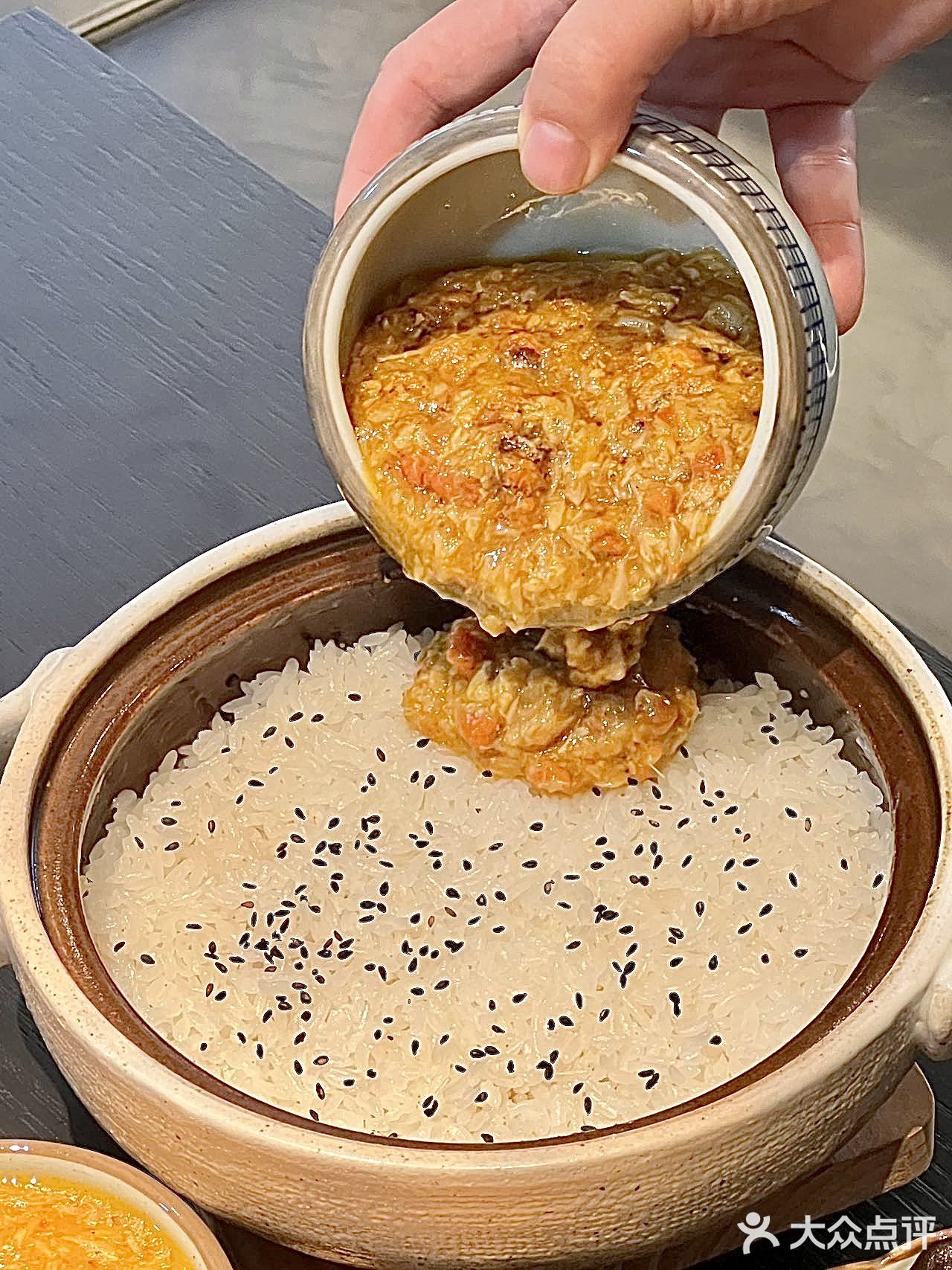 必吃榜蟹黄饭‼️来上海吃它值了～