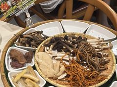 -土连锅·现熬养生汤锅(梁家巷店)