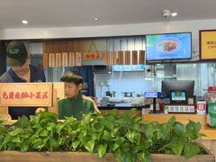-呷佬·长沙手工米粉(金沙江路店)