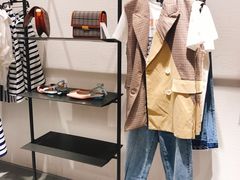 -URBAN REVIVO(七宝领展广场店)