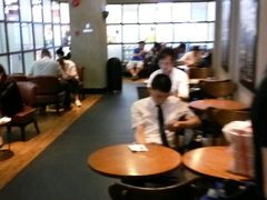 -星巴克(西藏路店)
