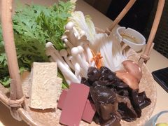 -余欢领鲜火锅(新街口店)