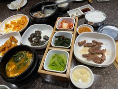 -正苑26年海鲜烤肉•牛尾汤汤饭(东港店)