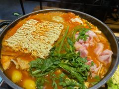 芝士年糕五花肉火锅-花腰餐吧Bistro烧烤 傣味(传媒大学店)