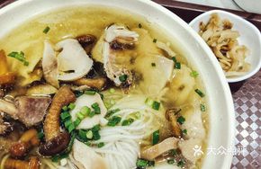 Mountain Delicacies Stewed Chicken Rice Noodles