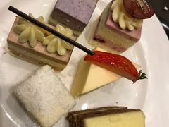 -飨食汇全日制餐厅·昆山皇冠假日酒店(九方店)