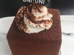 -UNI UNI(环亚凯瑟琳店)