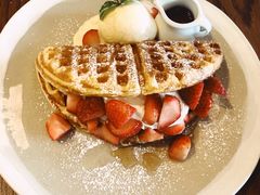 -ROAST coffee & eatery