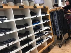 -lululemon(上海浦东IFC店)