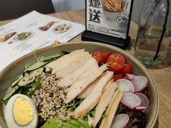鸡肉牛油果沙拉-Maxpoint Kitchen 西餐咖啡(乐峰广场店)